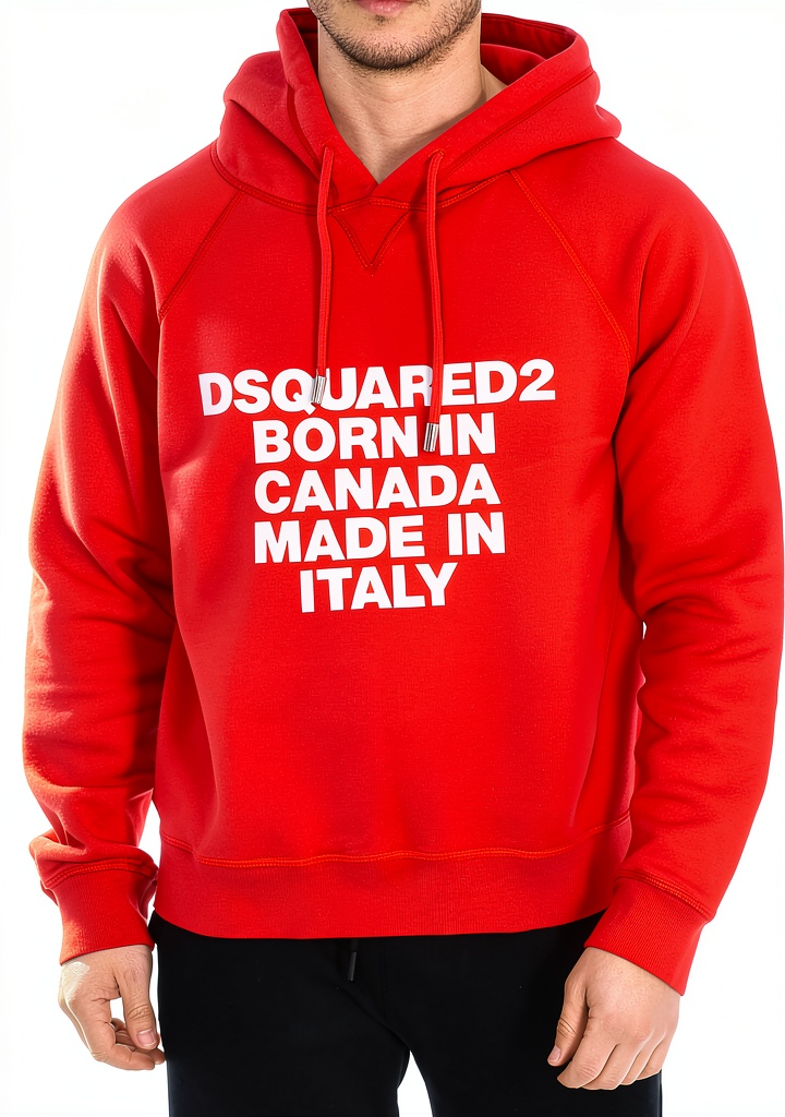 Felpa con cappuccio DSQUARED2 uomo in colore rosso indossata in un contesto casual